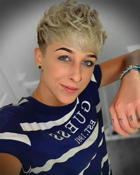 Exploring the World of Lesbian Haircuts: Find Your。